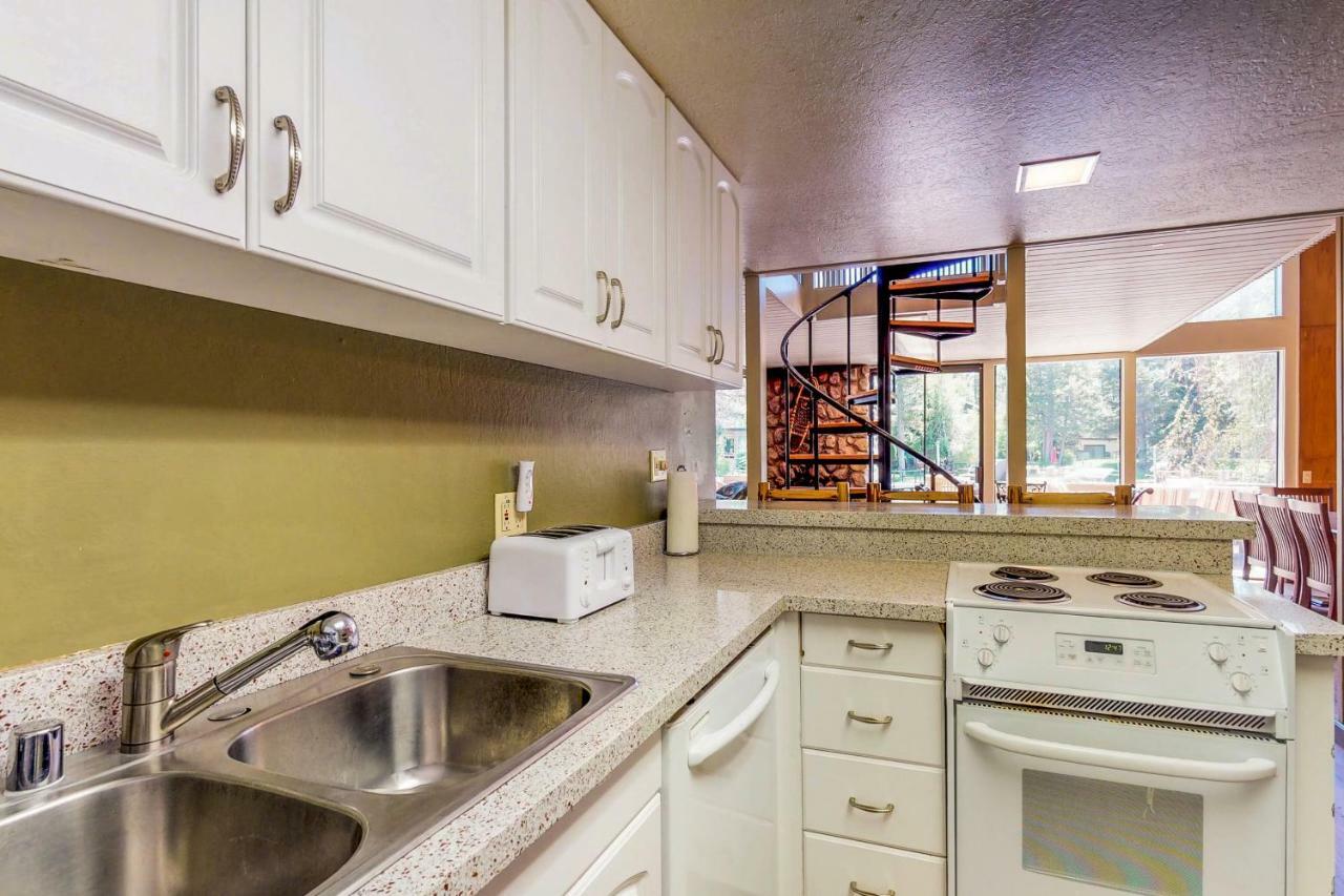 Waterfront Apres' Ski Cabin Vila South Lake Tahoe Exterior foto