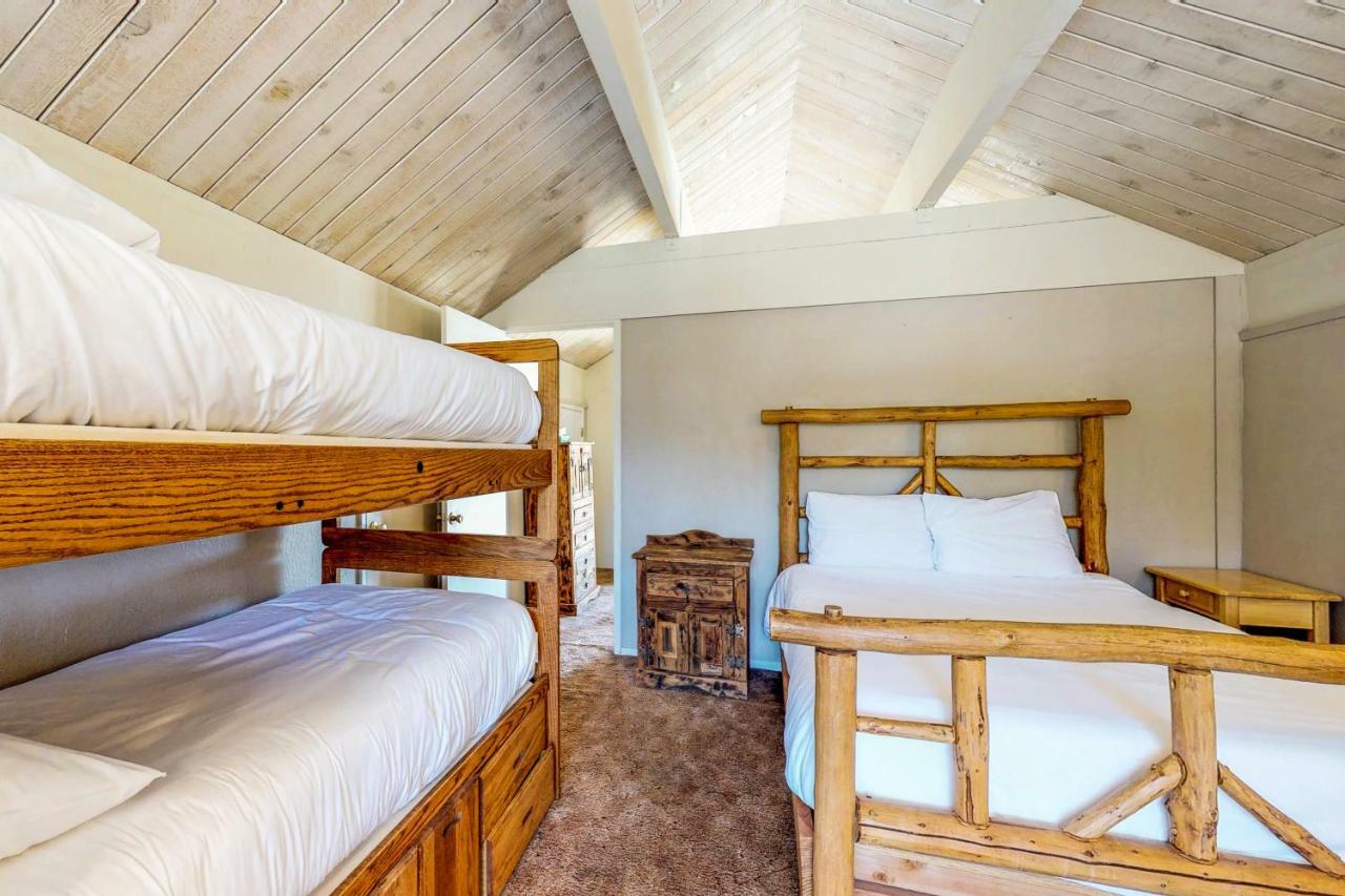Waterfront Apres' Ski Cabin Vila South Lake Tahoe Exterior foto