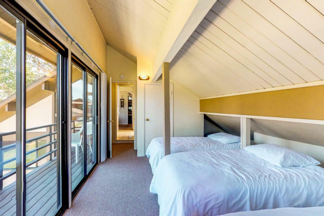 Waterfront Apres' Ski Cabin Vila South Lake Tahoe Exterior foto